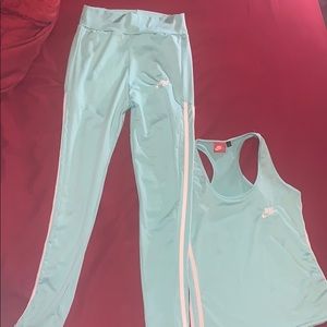 Nike set size small
